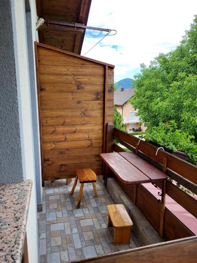 House Sara Lägenhet Korenica Exteriör bild