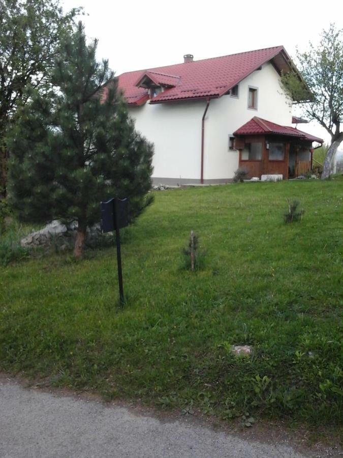 House Sara Lägenhet Korenica Exteriör bild