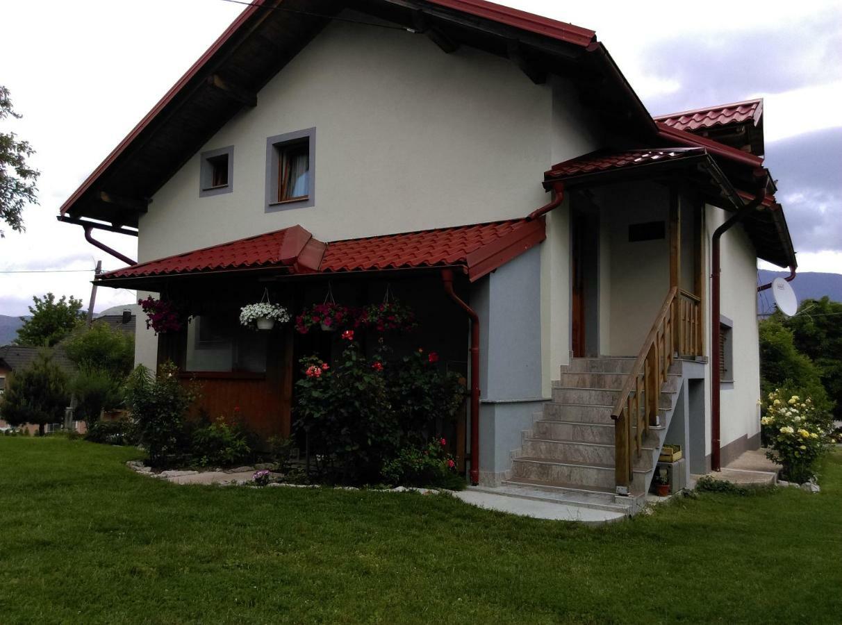 House Sara Lägenhet Korenica Exteriör bild